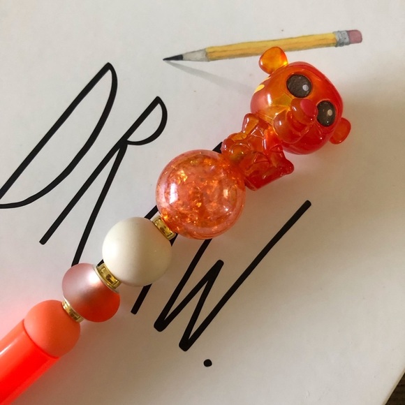 Disney Doorables: Winnie the Pooh: Tigger handmade beaded pen - Picture 1 of 3